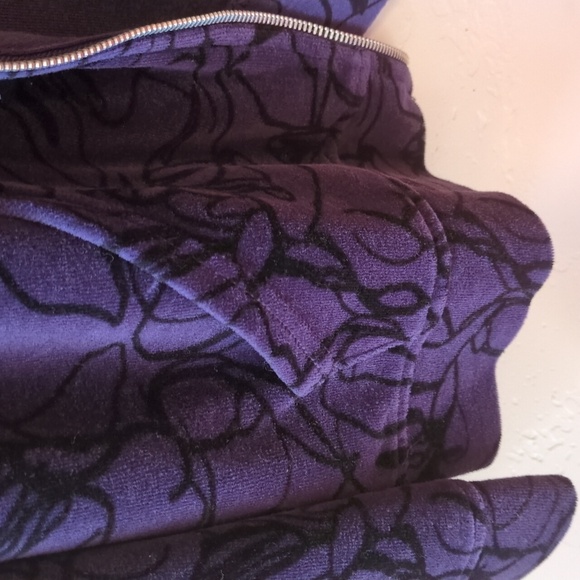 Full zip - Picture 6 of 10